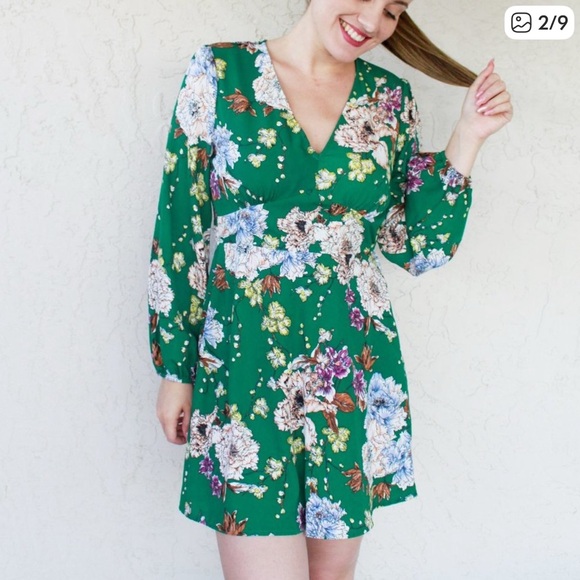 NWT All in Favor Green Floral Long Sleeve V-Neck Dress - Picture 1 of 12